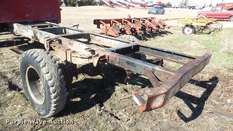 image for item AT9690 1973 International Loadstar 1600 truck cab and chassis