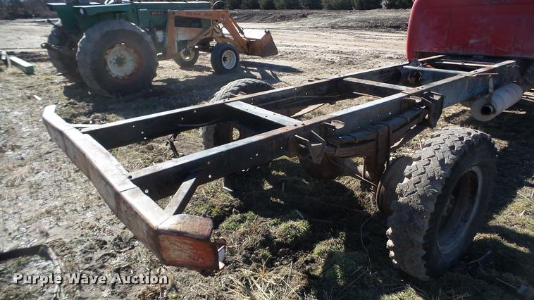 image for item AT9690 1973 International Loadstar 1600 truck cab and chassis