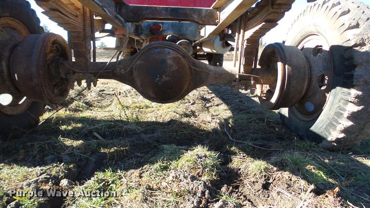 image for item AT9690 1973 International Loadstar 1600 truck cab and chassis