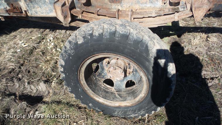 image for item AT9690 1973 International Loadstar 1600 truck cab and chassis