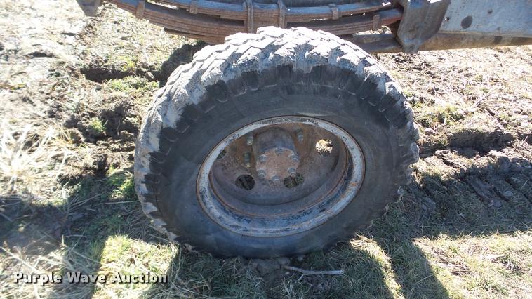 image for item AT9690 1973 International Loadstar 1600 truck cab and chassis