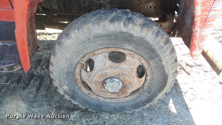 image for item AT9690 1973 International Loadstar 1600 truck cab and chassis