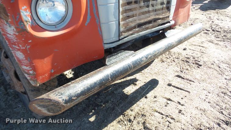 image for item AT9690 1973 International Loadstar 1600 truck cab and chassis