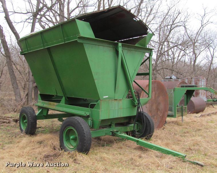 image for item BT9078 Richardson dump wagon