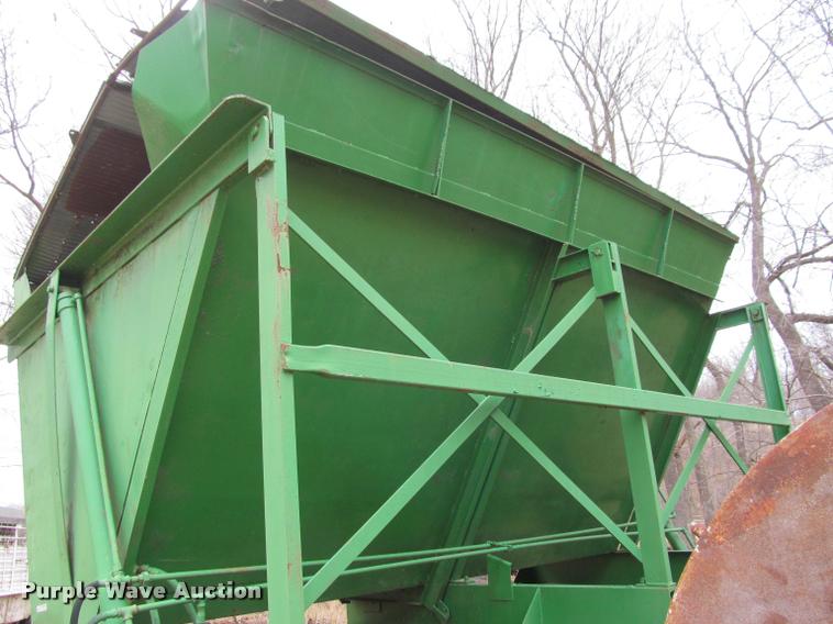 image for item BT9078 Richardson dump wagon