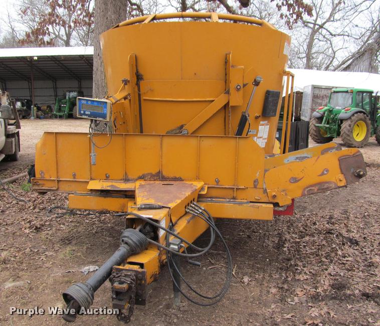 image for item BT9079 Kuhn Knight 5156 vertical mixer