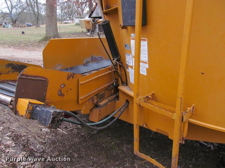 image for item BT9079 Kuhn Knight 5156 vertical mixer