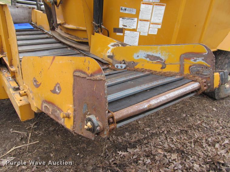 image for item BT9079 Kuhn Knight 5156 vertical mixer