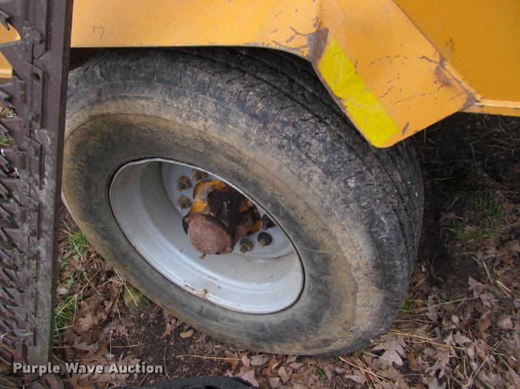 image for item BT9079 Kuhn Knight 5156 vertical mixer