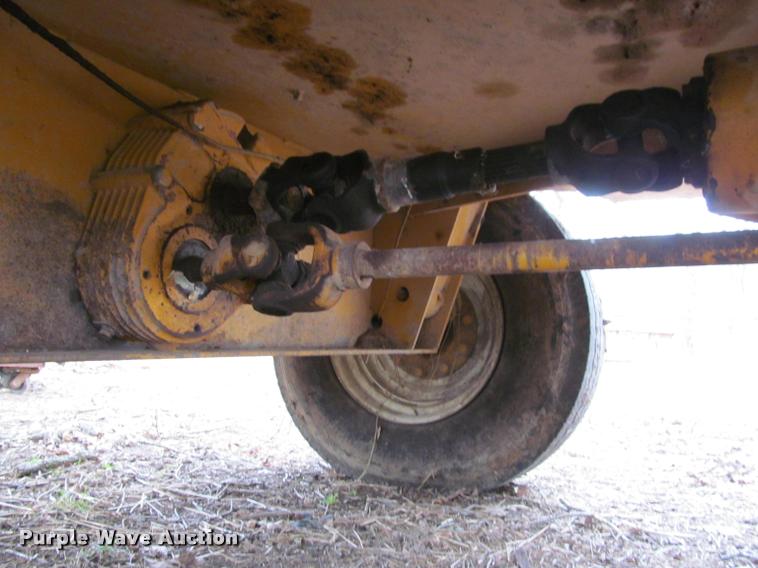 image for item BT9079 Kuhn Knight 5156 vertical mixer