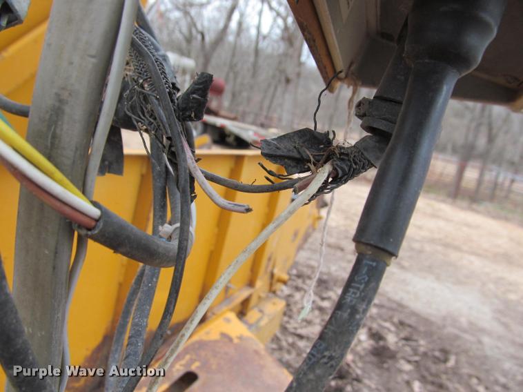 image for item BT9079 Kuhn Knight 5156 vertical mixer