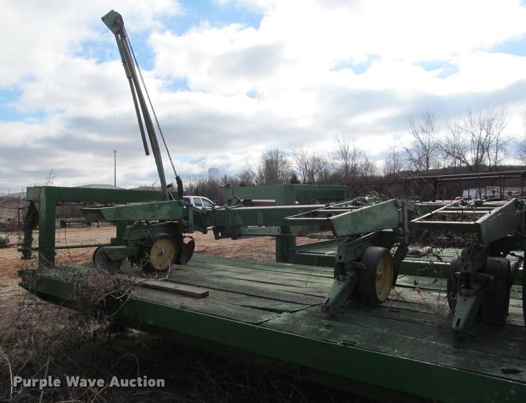 image for item BT9082 John Deere 7100 planter