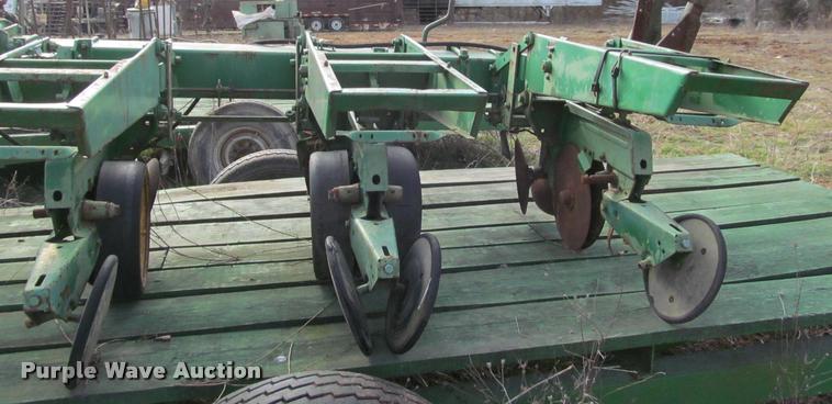 image for item BT9082 John Deere 7100 planter