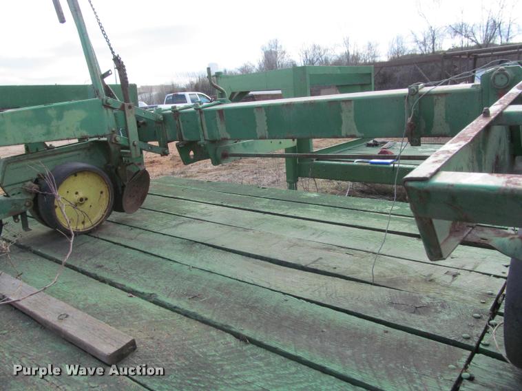 image for item BT9082 John Deere 7100 planter