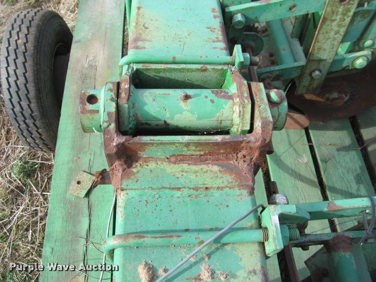 image for item BT9082 John Deere 7100 planter