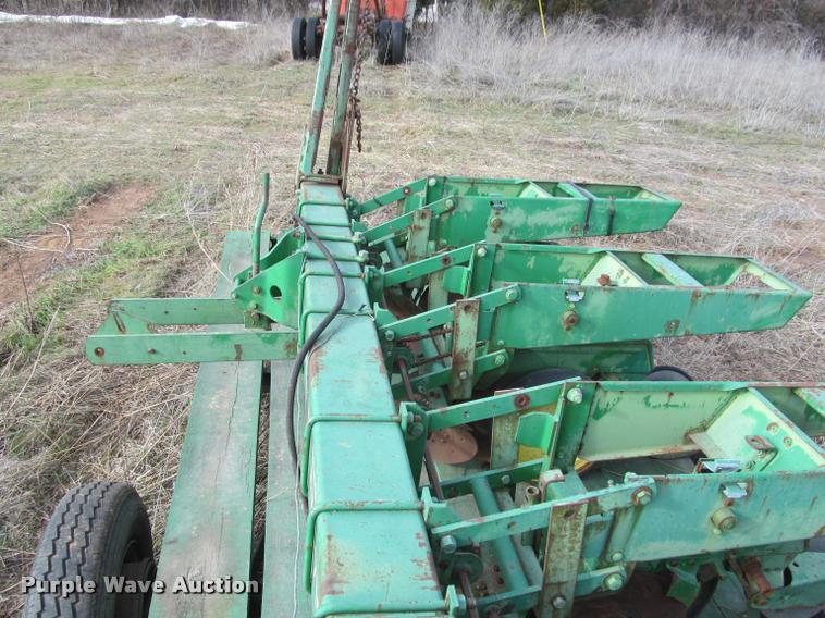 image for item BT9082 John Deere 7100 planter