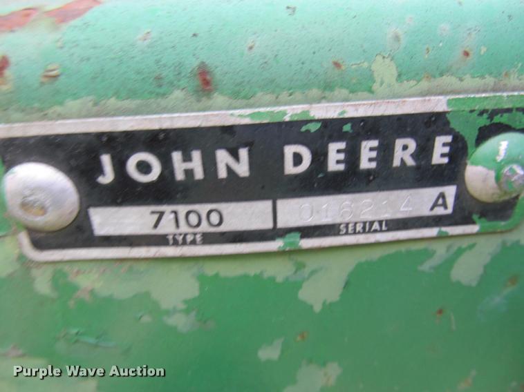 image for item BT9082 John Deere 7100 planter