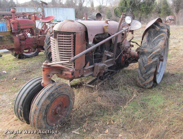 image for item BT9098 Case DC tractor