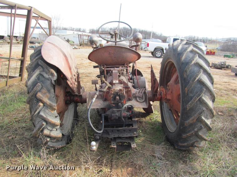 image for item BT9098 Case DC tractor