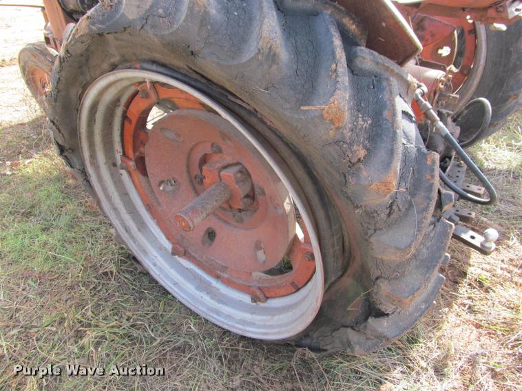 image for item BT9098 Case DC tractor