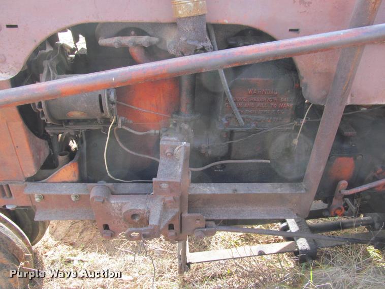 image for item BT9098 Case DC tractor