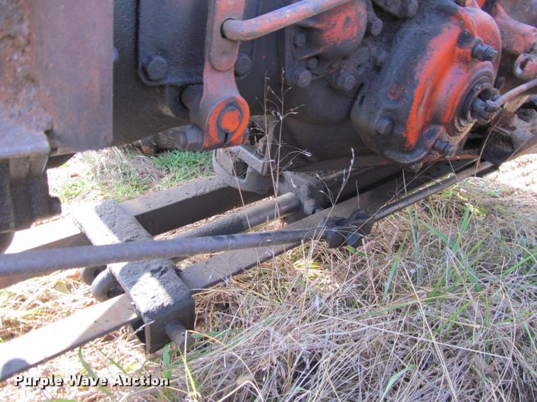 image for item BT9098 Case DC tractor