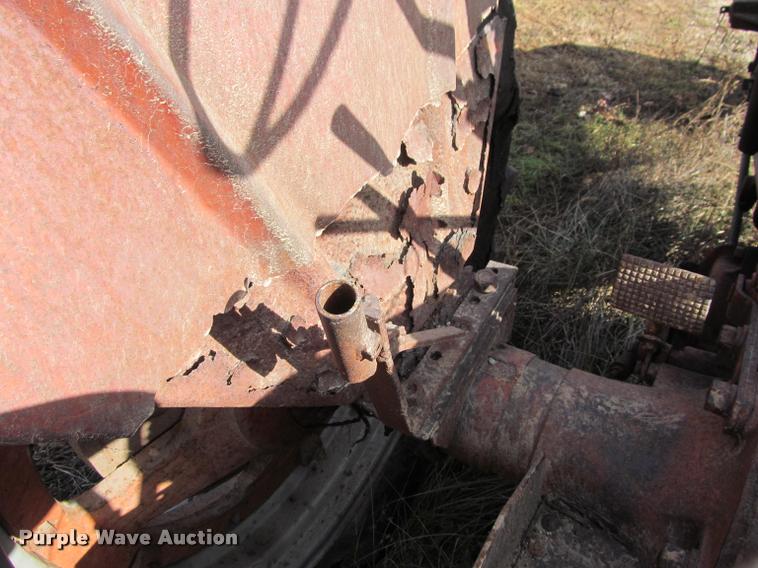 image for item BT9098 Case DC tractor