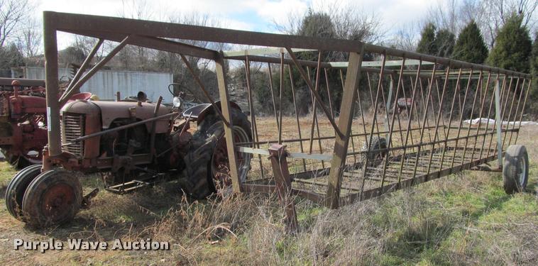 image for item BT9099 Feeder trailer