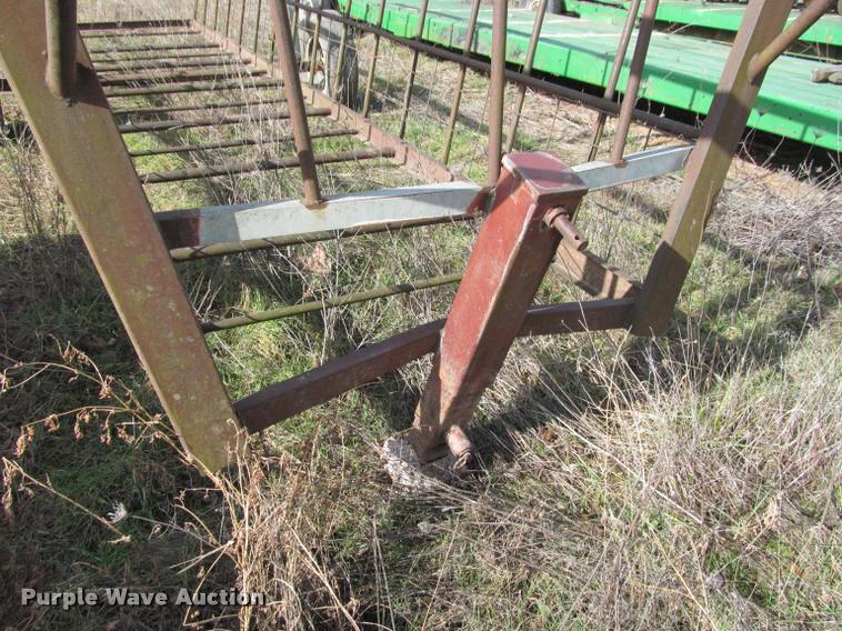 image for item BT9099 Feeder trailer