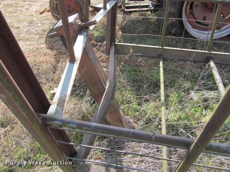 image for item BT9099 Feeder trailer