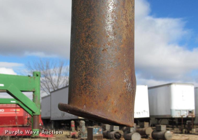 image for item BT9099 Feeder trailer