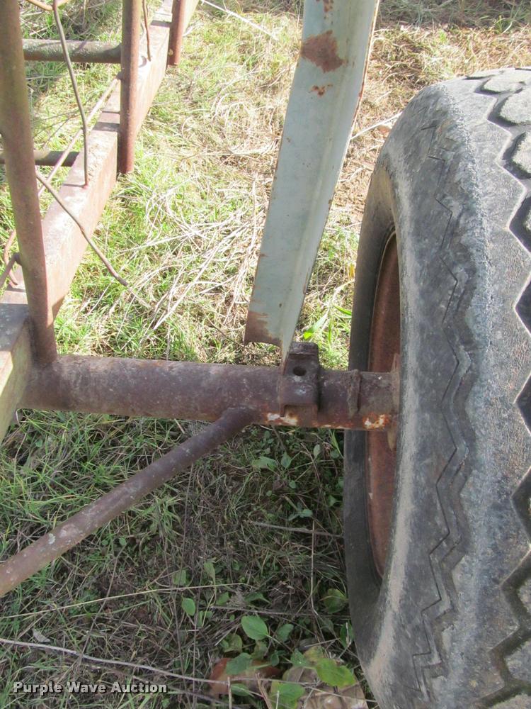 image for item BT9099 Feeder trailer