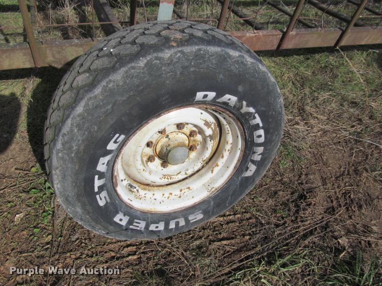 image for item BT9099 Feeder trailer