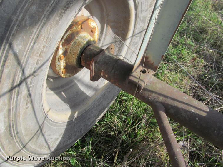 image for item BT9099 Feeder trailer