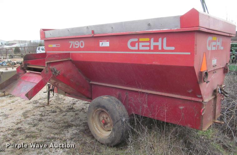 image for item BT9102 Gehl F7190 grain wagon