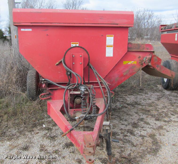 image for item BT9102 Gehl F7190 grain wagon