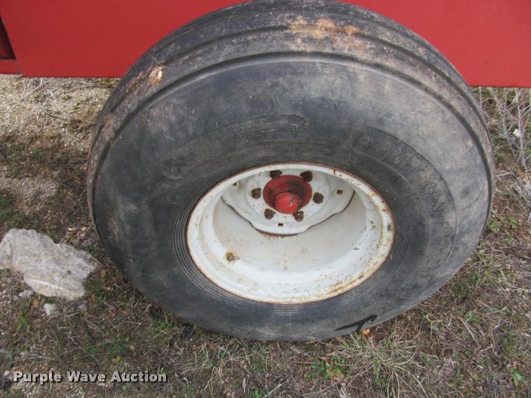 image for item BT9103 Gehl F7190 feed wagon