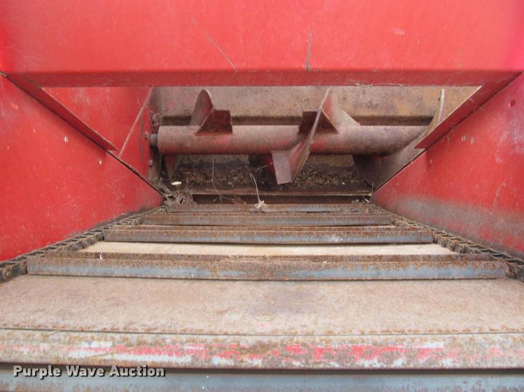 image for item BT9103 Gehl F7190 feed wagon