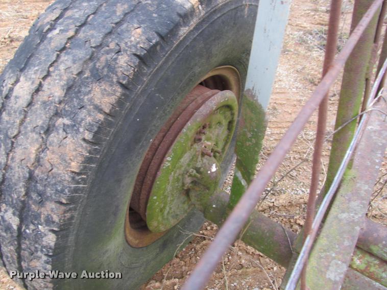 image for item BT9111 Feeder trailer