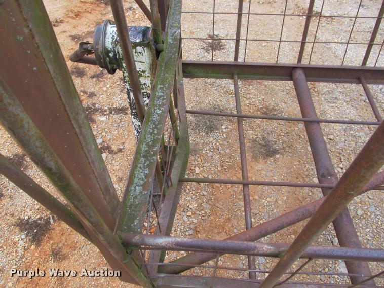 image for item BT9113 Feeder trailer