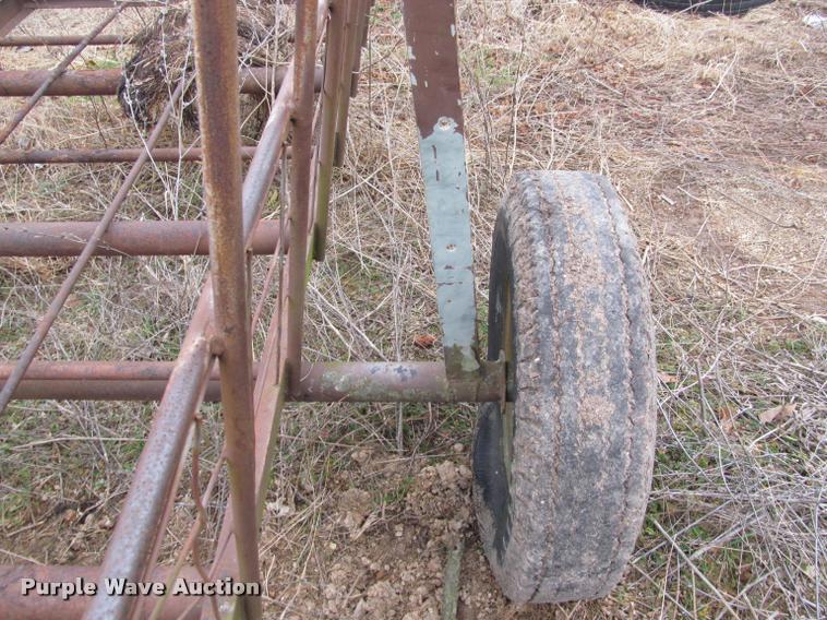 image for item BT9113 Feeder trailer