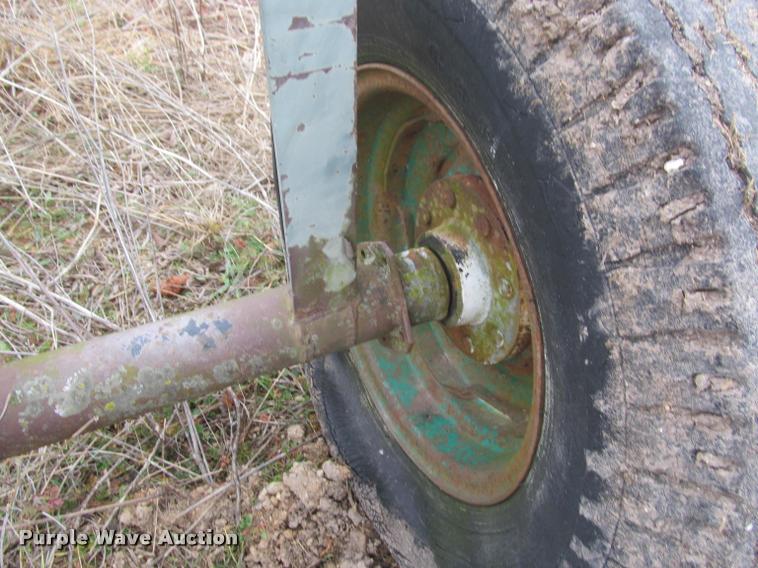 image for item BT9113 Feeder trailer