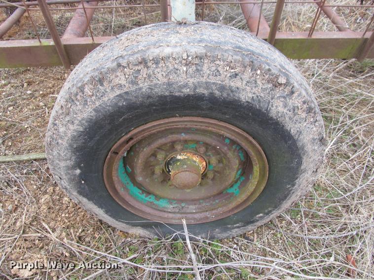 image for item BT9113 Feeder trailer