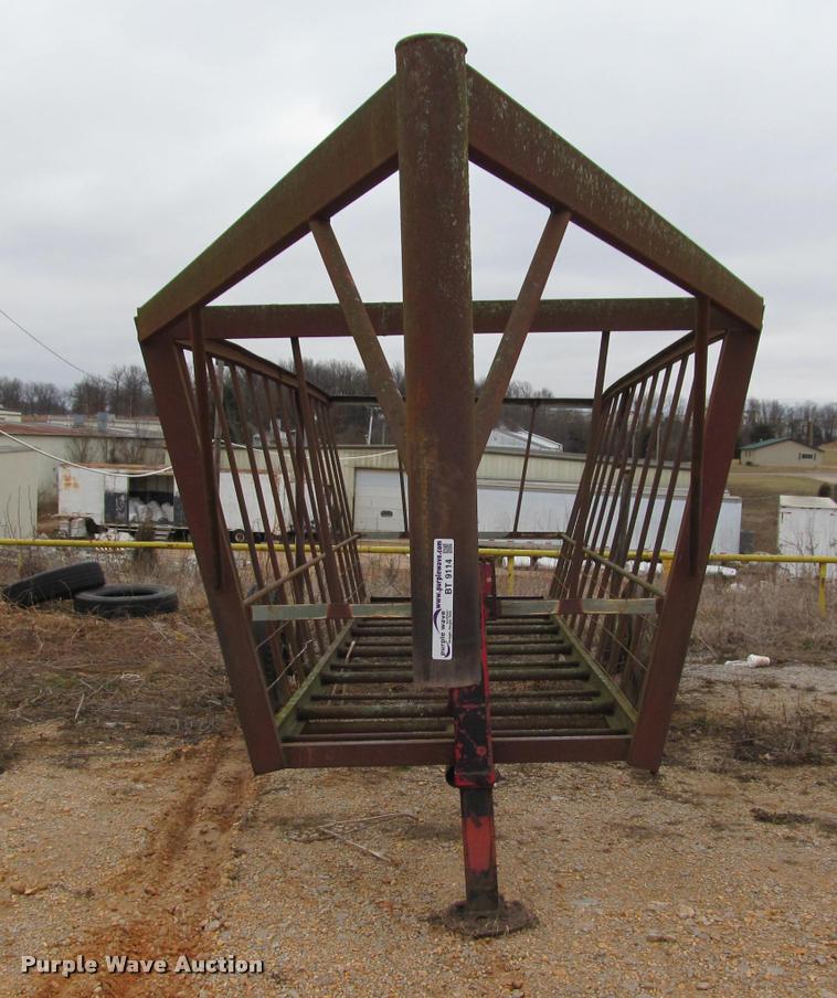 image for item BT9114 Feeder trailer