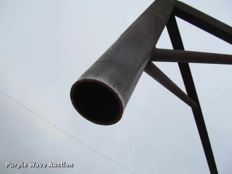 image for item BT9114 Feeder trailer