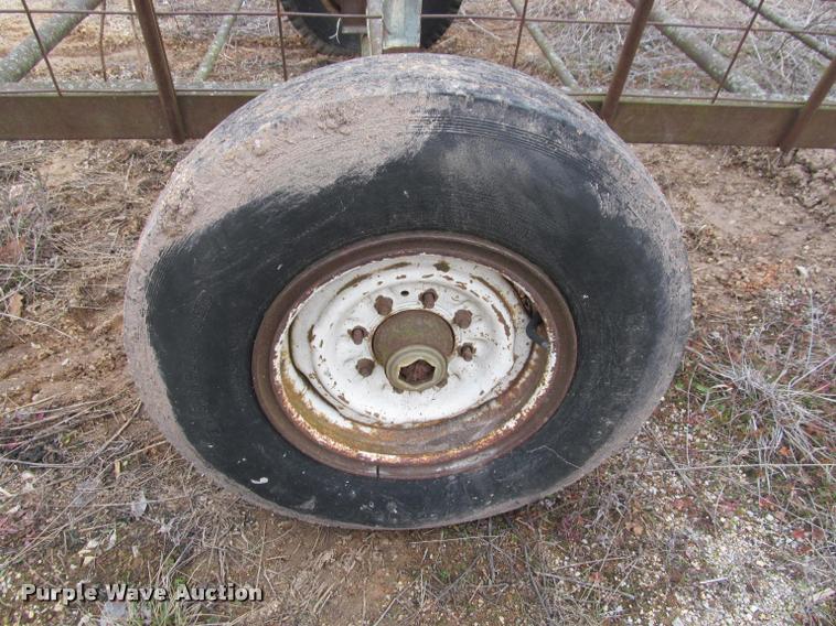 image for item BT9114 Feeder trailer