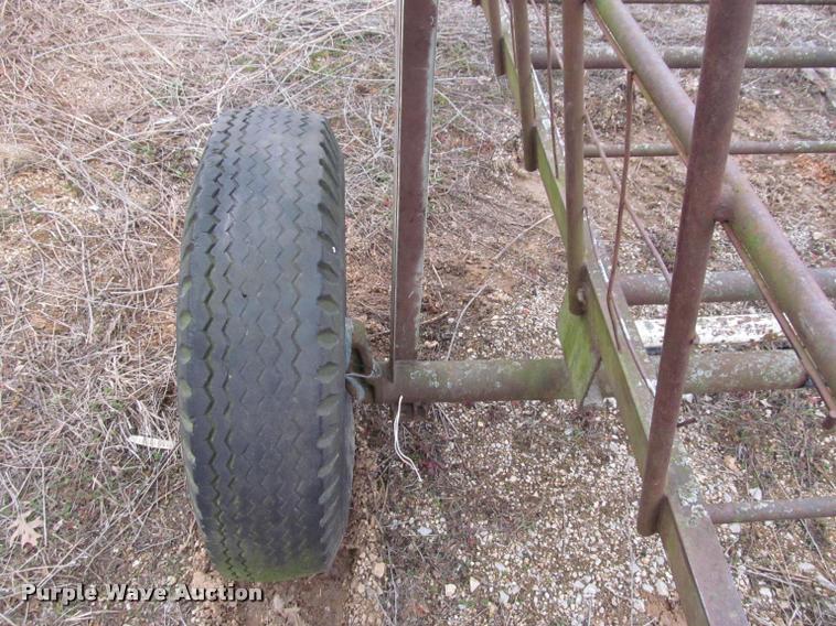 image for item BT9114 Feeder trailer