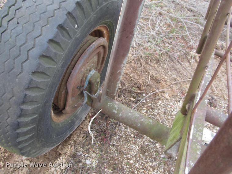 image for item BT9114 Feeder trailer