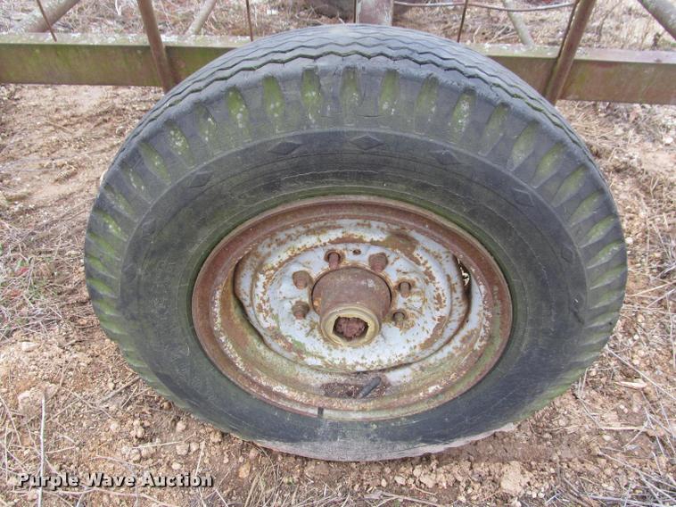 image for item BT9114 Feeder trailer