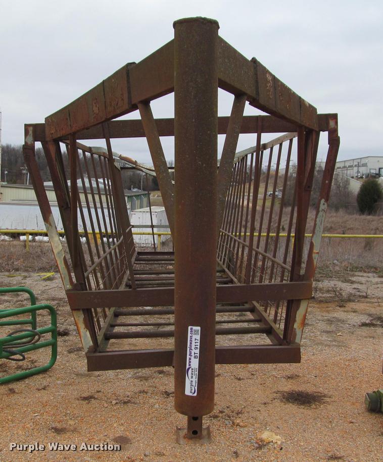 image for item BT9117 Feeder trailer